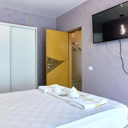 Serenis By Signature *